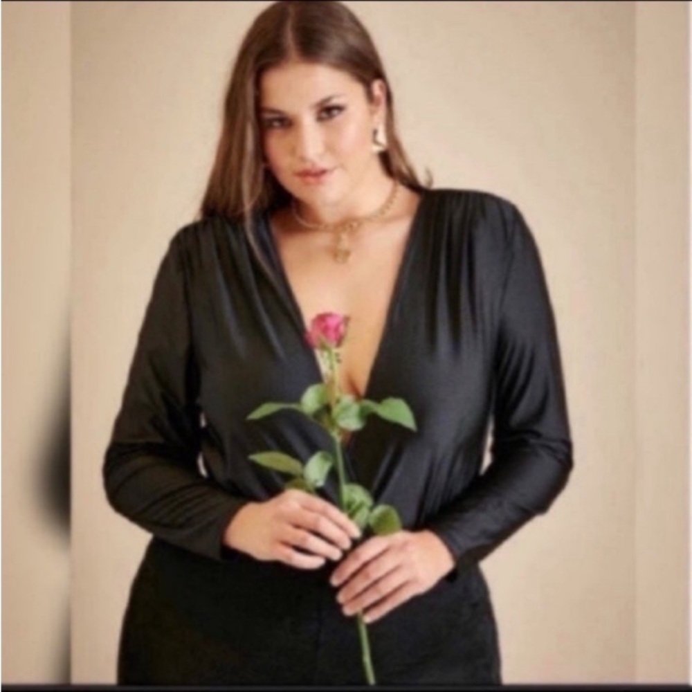 Plus Black Plunging Neck Black Bodysuit - Picture 3 of 7